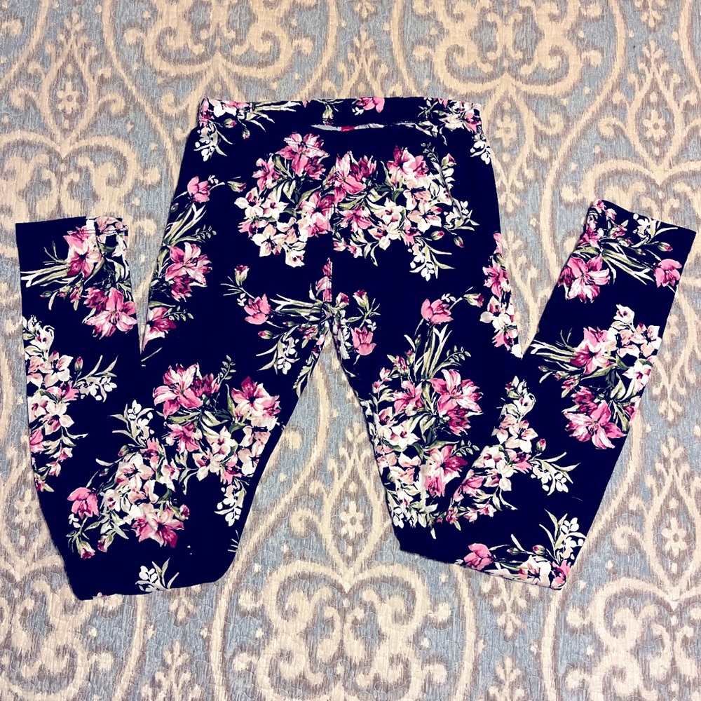 Black floral leggings